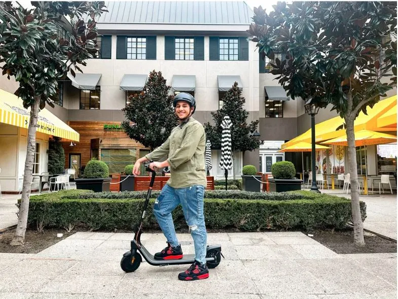 Open Box - Segway E2 Plus Electric Scooter - Black