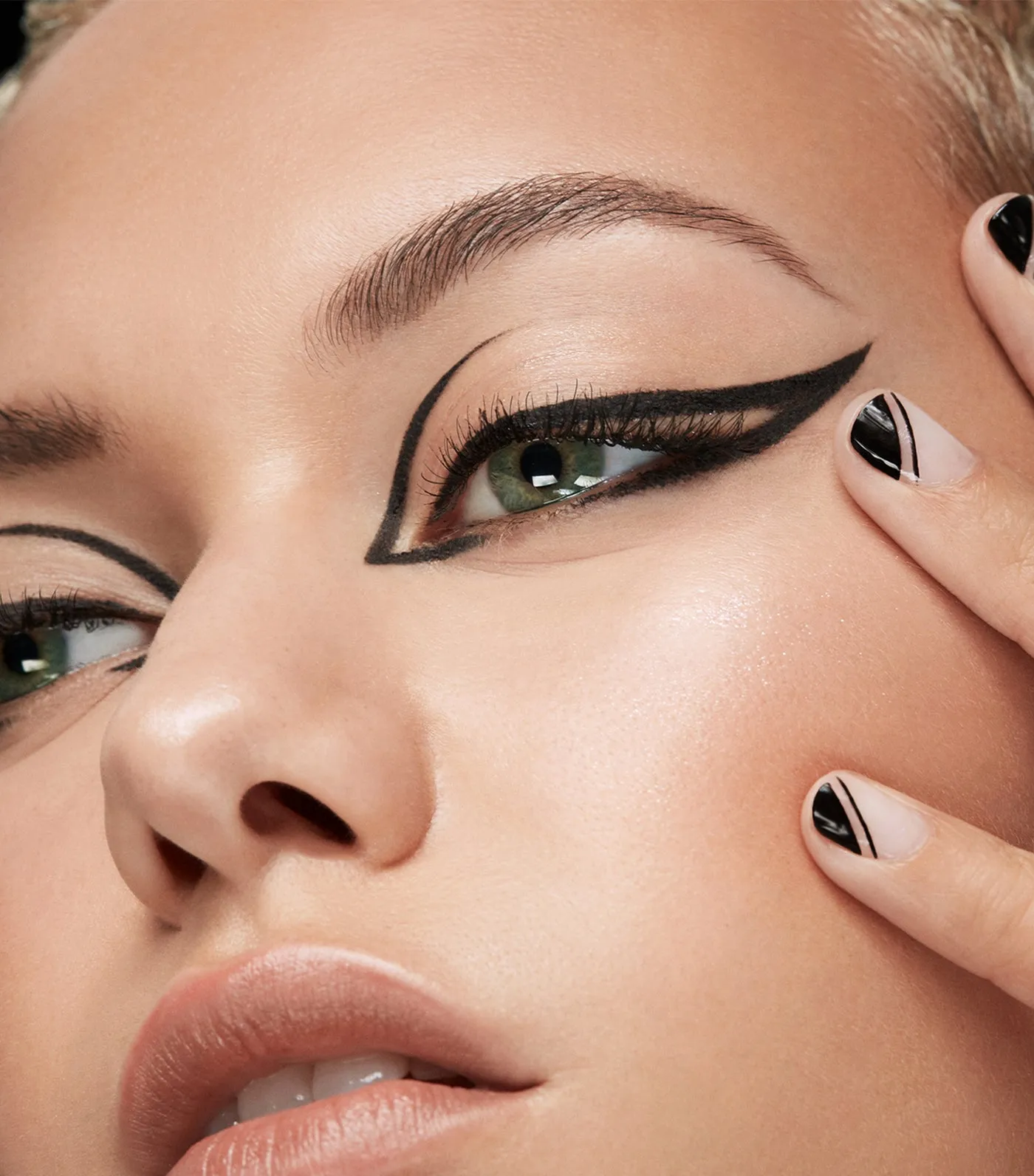 Stay All Day® Dual-Ended Waterproof Liquid Eye Liner